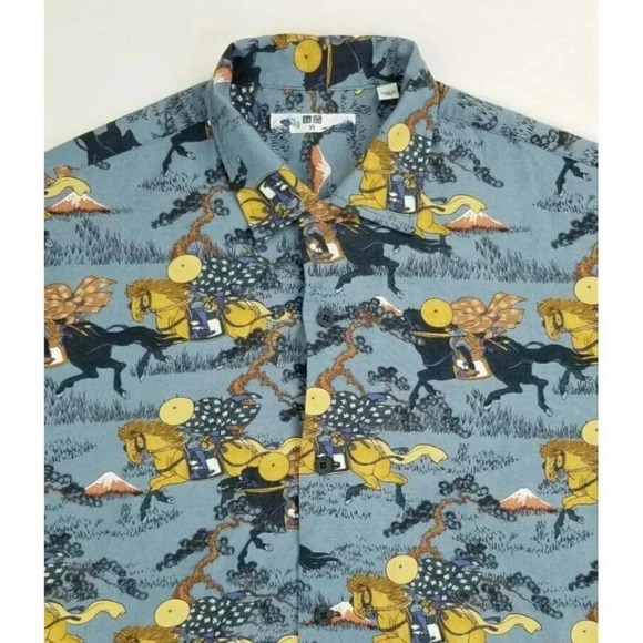Uniqlo Size XS Men's Asian Inspired Design Blue Short Sleeve Rayon Shirt - Picture 7 of 7